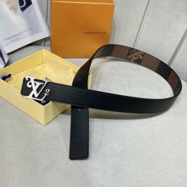 Picture of LV Belts _SKULVBelt40mmX95-110cm7D396579